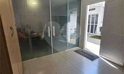Casa comercial para alugar na Rua Padre Carvalho, Pinheiros, São Paulo