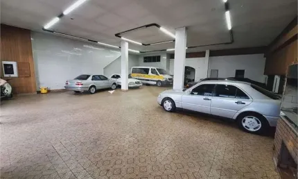 Salão comercial disponível para locação no bairro Vila Romana.