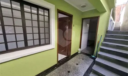 Imóvel para aluguel e venda possui 220 metros quadrados com 3 quartos
