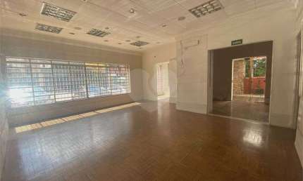 Casa Comercial disponivel para locação no bairro Lapa.