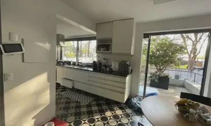Casa disponivel para locação ou venda no bairro vila romana.