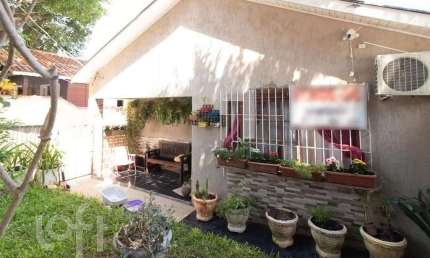 Casa com 5 quartos à venda na Rua Antônio Josephino Perrone, 213, Espírito Santo, Porto Alegre, 80 m2 por R$ 380.000
