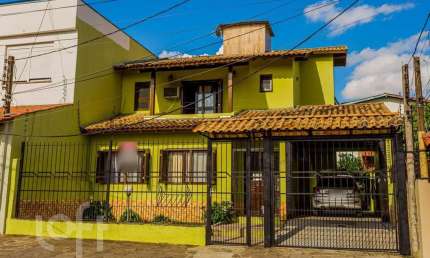 Casa com 3 quartos à venda na Avenida Doutor Rubem Knijnik, 87, Rubem Berta, Porto Alegre, 239 m2 por R$ 900.000
