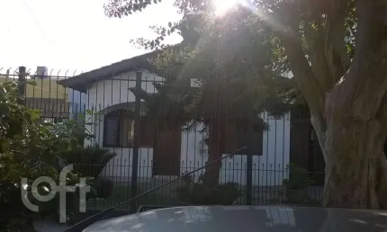 Casa com 3 quartos à venda na rua curupaiti, 1043, cristal, porto alegre, 240 m2 por r$ 1.026.000