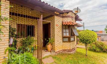 Casa com 3 quartos à venda na Rua Arthur Alberto Zanela, 110, Lomba do Pinheiro, Porto Alegre, 65 m2 por R$ 239.000