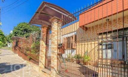 Casa com 5 quartos à venda na Rua Umbú, 566, Passo da Areia, Porto Alegre, 192 m2 por R$ 1.500.000