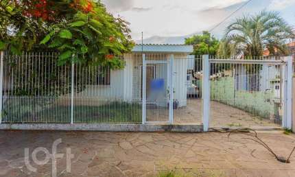 Casa com 2 quartos à venda na Travessa Chateaubriand, 93, Passo das Pedras, Porto Alegre, 119 m2 por R$ 390.000