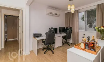 Apartamento com 3 quartos à venda na Beco Plínio Brasil Milano, 2199, Passo da Areia, Porto Alegre, 75 m2 por R$ 390.000
