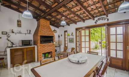 Casa com 3 quartos à venda na Rua Fernando Abbott, 73, Cristo Redentor, Porto Alegre, 260 m2 por R$ 820.000