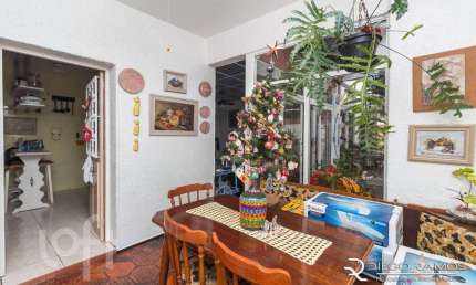 Casa com 4 quartos à venda na Alameda Eduardo Guimarães, 109, Três Figueiras, Porto Alegre, 482 m2 por R$ 3.600.000