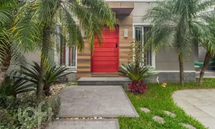 Casa com 3 quartos à venda na Rua José Scutari, 218, Passo da Areia, Porto Alegre, 170 m2 por R$ 949.000