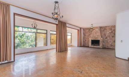 Casa com 4 quartos à venda na Avenida General Barreto Viana, 590, Chácara das Pedras, Porto Alegre, 502 m2 por R$ 2.756.000
