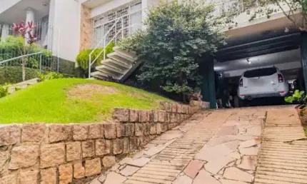 Casa com 3 quartos à venda na Rua Gustavo Schmidt, 332, Três Figueiras, Porto Alegre, 227 m2 por R$ 1.275.000