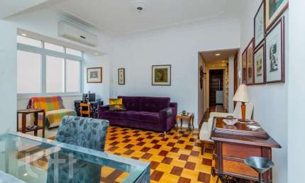 Apartamento com 2 quartos à venda na Avenida Borges de Medeiros, 1141, Centro Histórico, Porto Alegre, 80 m2 por R$ 340.000