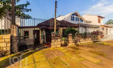 Casa com 2 quartos à venda na Rua Arnaldo Ballve, 186, Jardim Itu Sabará, Porto Alegre, 250 m2 por R$ 280.000