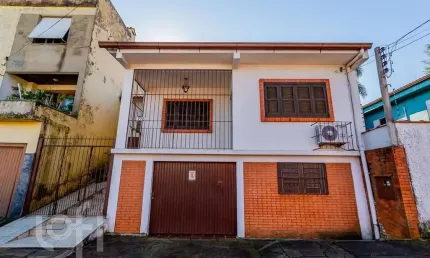 Casa com 2 quartos à venda na Rua B Oito, 776, Jardim Carvalho, Porto Alegre, 200 m2 por R$ 230.000