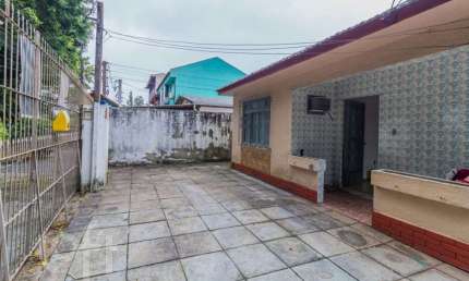 Casa com 3 quartos à venda na Avenida Capivari, 2360, Santa Tereza, Porto Alegre, 150 m2 por R$ 370.000