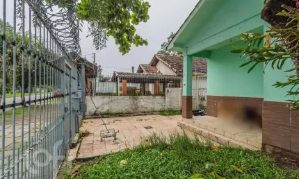 Casa com 4 quartos à venda na Rua Tamandaré, 787, Camaquã, Porto Alegre, 188 m2 por R$ 480.000