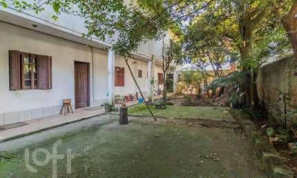 Casa com 3 quartos à venda na Avenida Leonardo Carlucci, 140, Espírito Santo, Porto Alegre, 250 m2 por R$ 660.000