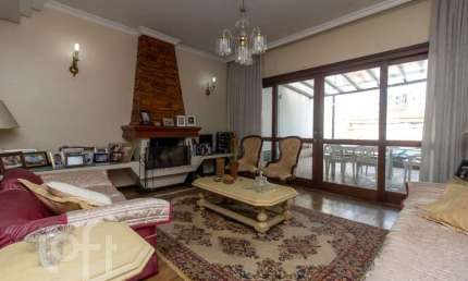 Casa com 4 quartos à venda na Rua Geraldo Souza Moreira, 65, Passo da Areia, Porto Alegre, 147 m2 por R$ 1.100.000