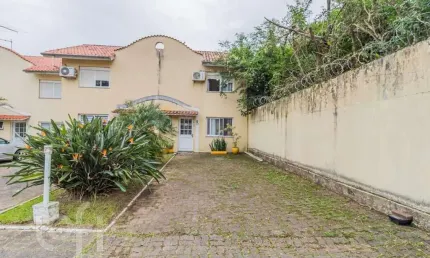 Casa em condomínio fechado com 2 quartos à venda na Avenida Edgar Pires de Castro, 350, Hípica, Porto Alegre, 118 m2 por R$ 314.000