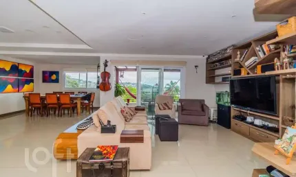Casa com 4 quartos à venda na Rua Goitacaz, 333, Vila Assunção, Porto Alegre, 632 m2 por R$ 1.900.000