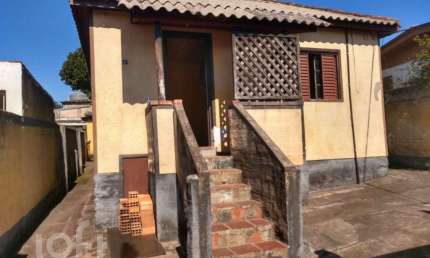 Casa com 3 quartos à venda na Beco Alexandre Luiz, 521, Passo das Pedras, Porto Alegre, 200 m2 por R$ 276.000
