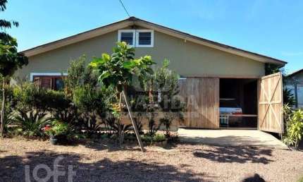 Casa em condomínio fechado com 3 quartos à venda na Beco Calábria, 281, Lageado, Porto Alegre, 5750 m2 por R$ 1.060.000