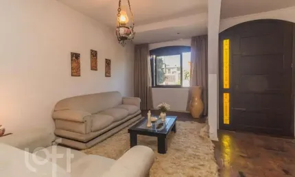 Casa com 3 quartos à venda na Avenida Vinte e Um de Abril, 82, Sarandi, Porto Alegre, 186 m2 por R$ 850.000