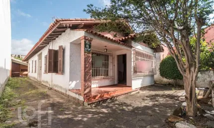 Casa com 4 quartos à venda na Avenida Niterói, 527, Medianeira, Porto Alegre, 190 m2 por R$ 535.000