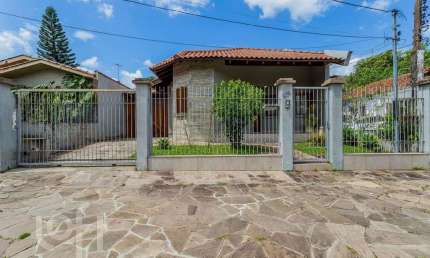 Casa com 3 quartos à venda na Rua Doutor Jorge Fayet, 651, Chácara das Pedras, Porto Alegre, 360 m2 por R$ 1.400.000
