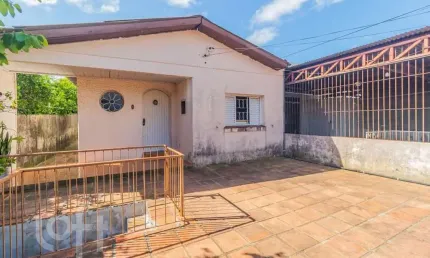Casa com 4 quartos à venda na Rua Cuiabá, 322, Medianeira, Porto Alegre, 78 m2 por R$ 899.000