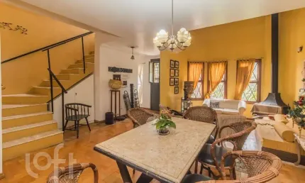 Casa com 3 quartos à venda na Rua Gomes de Freitas, 462, Jardim Itu Sabará, Porto Alegre, 200 m2 por R$ 900.000