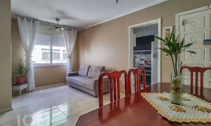 Apartamento com 2 quartos à venda na Rua Hermeto Bermudez, 450, Passo das Pedras, Porto Alegre, 58 m2 por R$ 220.000