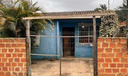 Casa com 3 quartos à venda na Rua João Lúcio Marques, 55, Hípica, Porto Alegre, 120 m2 por R$ 166.000