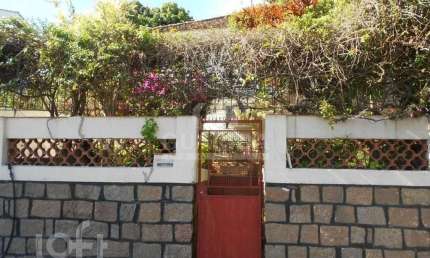 Casa com 3 quartos à venda na Rua Santiago Dantas, 64, Cascata, Porto Alegre, 140 m2 por R$ 480.000
