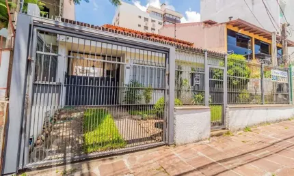 Casa com 3 quartos à venda na rua atanásio belmonte, 427, passo da areia, porto alegre, 300 m2 por r$ 900.000