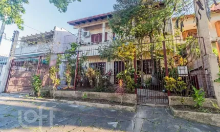 Casa com 4 quartos à venda na Rua Doutor Marino Abrahão, 70, Passo das Pedras, Porto Alegre, 215 m2 por R$ 740.000