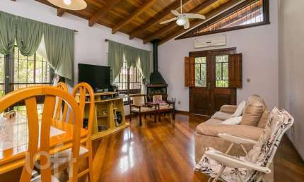 Casa com 3 quartos à venda na Rua Emílio Dimari, 65, Belém Novo, Porto Alegre, 180 m2 por R$ 712.500