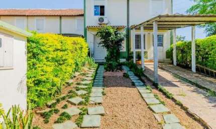 Casa com 2 quartos à venda na Avenida Juca Batista, 3527, Hípica, Porto Alegre, 127 m2 por R$ 304.000