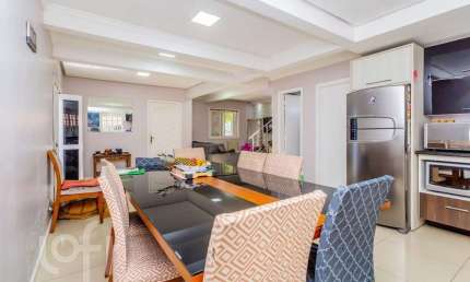 Casa com 4 quartos à venda na Três Passos, 44, Passo da Areia, Porto Alegre, 245 m2 por R$ 799.000