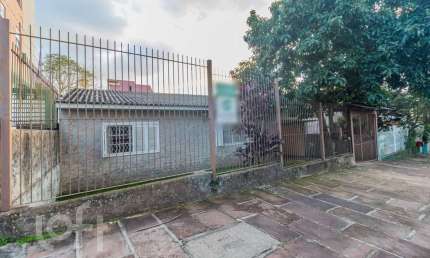 Casa com 3 quartos à venda na Rua da Várzea, 196, Jardim São Pedro, Porto Alegre, 155 m2 por R$ 540.000