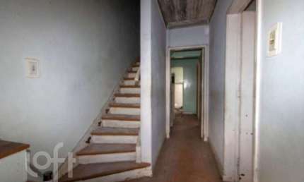 Casa com 5 quartos à venda na Rua Tiradentes, 114, Independência, Porto Alegre, 144 m2 por R$ 425.000