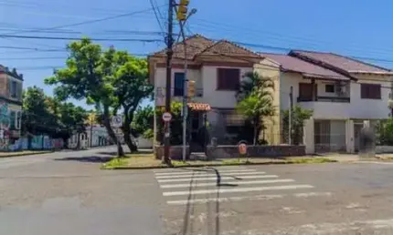 Casa com 3 quartos à venda na rua general gomes carneiro, 218, medianeira, porto alegre, 200 m2 por r$ 1.311.000