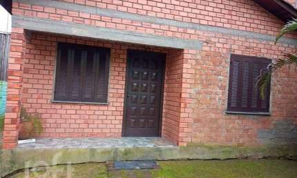 Casa com 2 quartos à venda na Ana Júlia Pereira, 139, Lomba do Pinheiro, Porto Alegre, 90 m2 por R$ 213.000