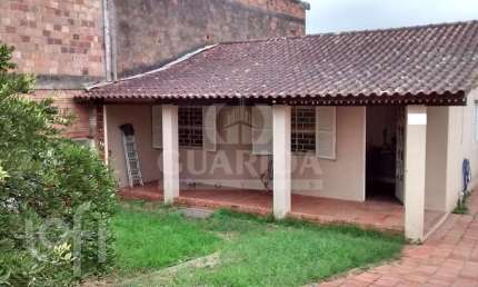 Casa com 2 quartos à venda na Avenida Edgar Pires de Castro, 925, Hípica, Porto Alegre, 150 m2 por R$ 640.000