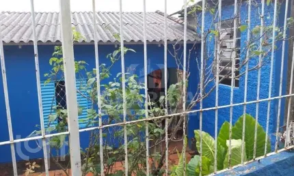 Casa com 2 quartos à venda na Natal, 91, Medianeira, Porto Alegre, 91 m2 por R$ 300.000