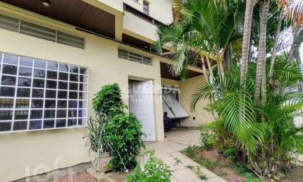 Casa com 4 quartos à venda na Avenida Pereira Pinto, 205, Jardim São Pedro, Porto Alegre, 335 m2 por R$ 998.000