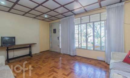 Casa com 2 quartos à venda na Rua Cipó, 1015, Vila Ipiranga, Porto Alegre, 379 m2 por R$ 800.000
