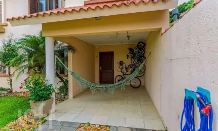 Casa em condomínio fechado com 3 quartos à venda na Avenida da Serraria, 2222, Hípica, Porto Alegre, 110 m2 por R$ 730.000